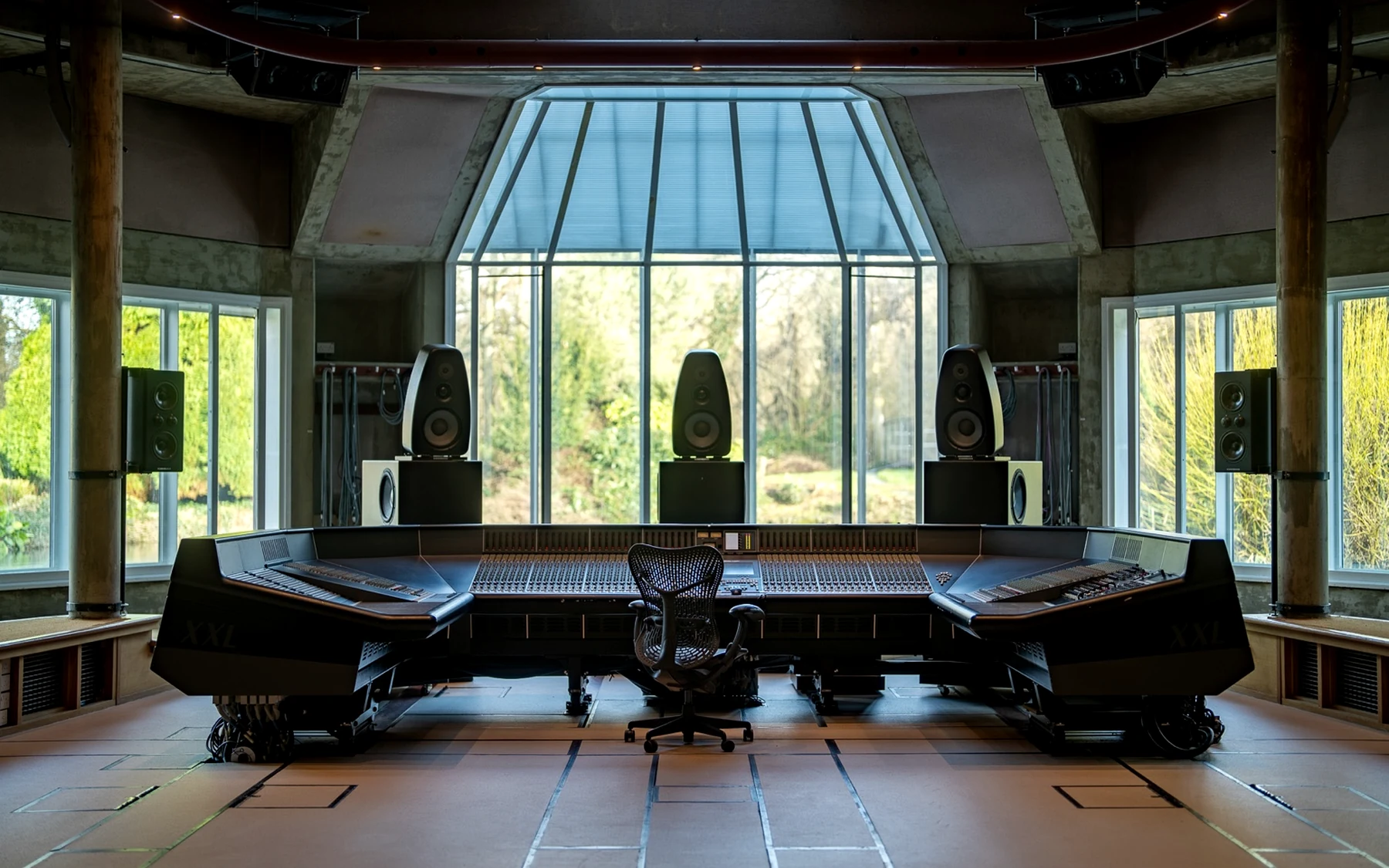 Estudio profesional de grabación y control acústico